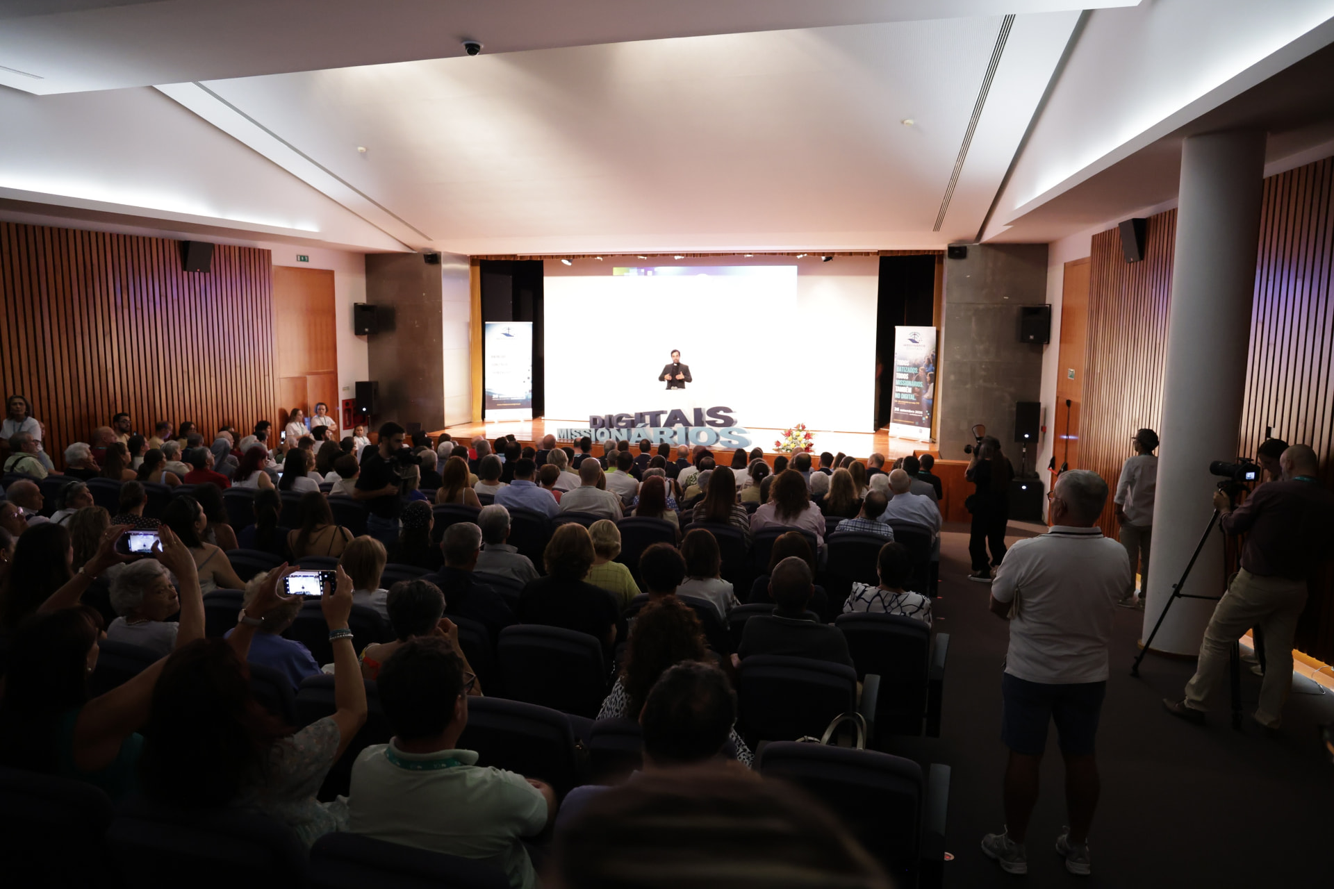 Auditório durante o 1.º Encontro dos Missionários Digitais