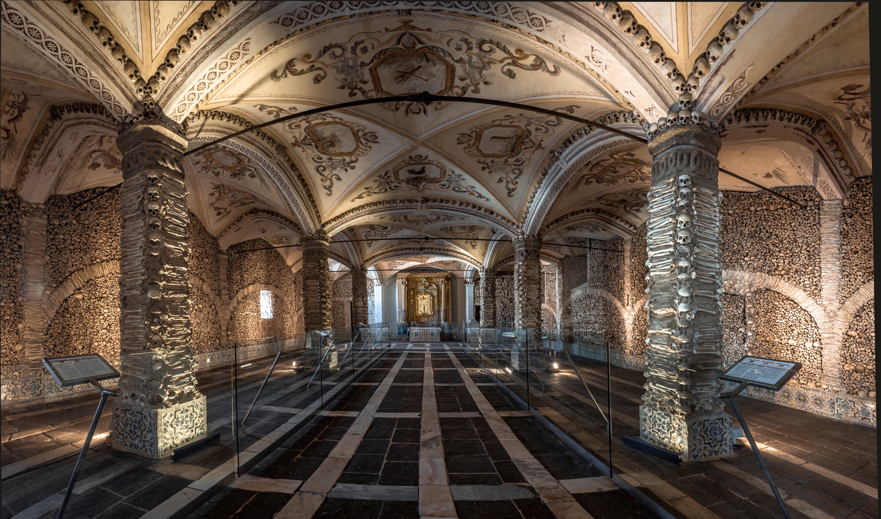 Capela dos Ossos, na Igreja de São Francisco